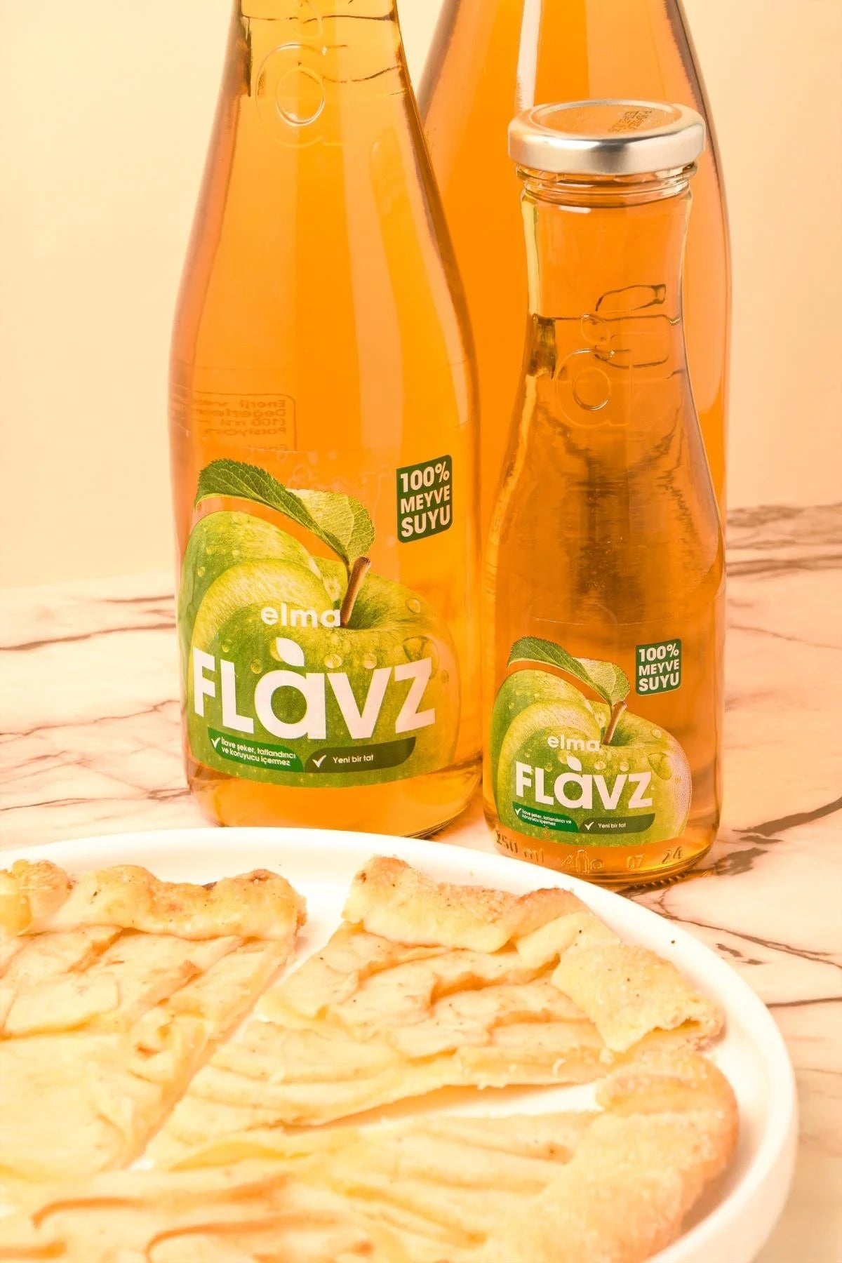 Flavz %100 Doğal Elma Sıkma Meyve Suyu - 250ml Cam Şişe Ürün ikincil görseli